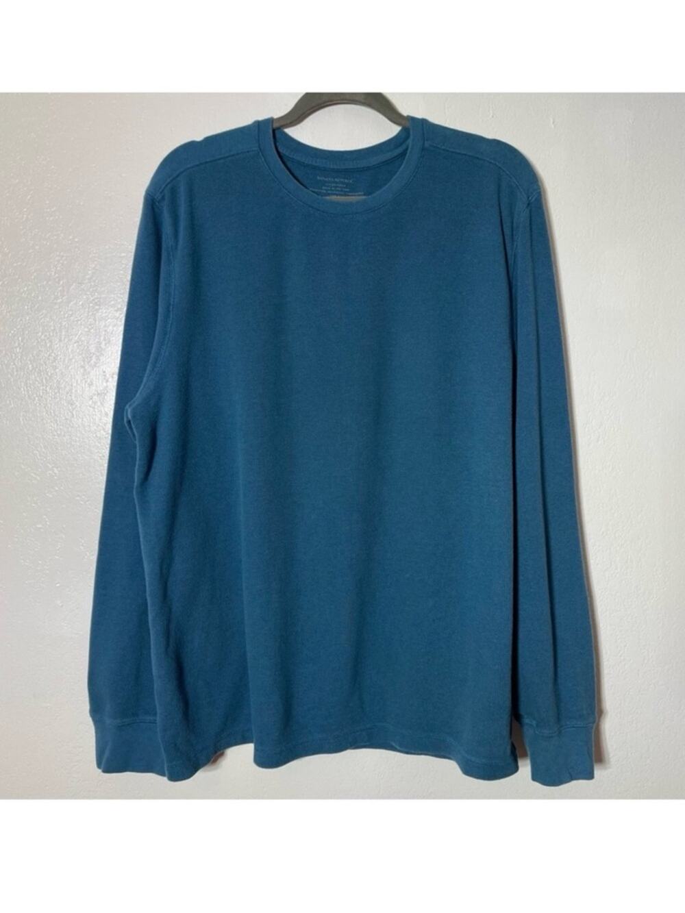 Banana Republic, Waffle Knit Long Sleeve Shirt. Size XL. In excellent condition!